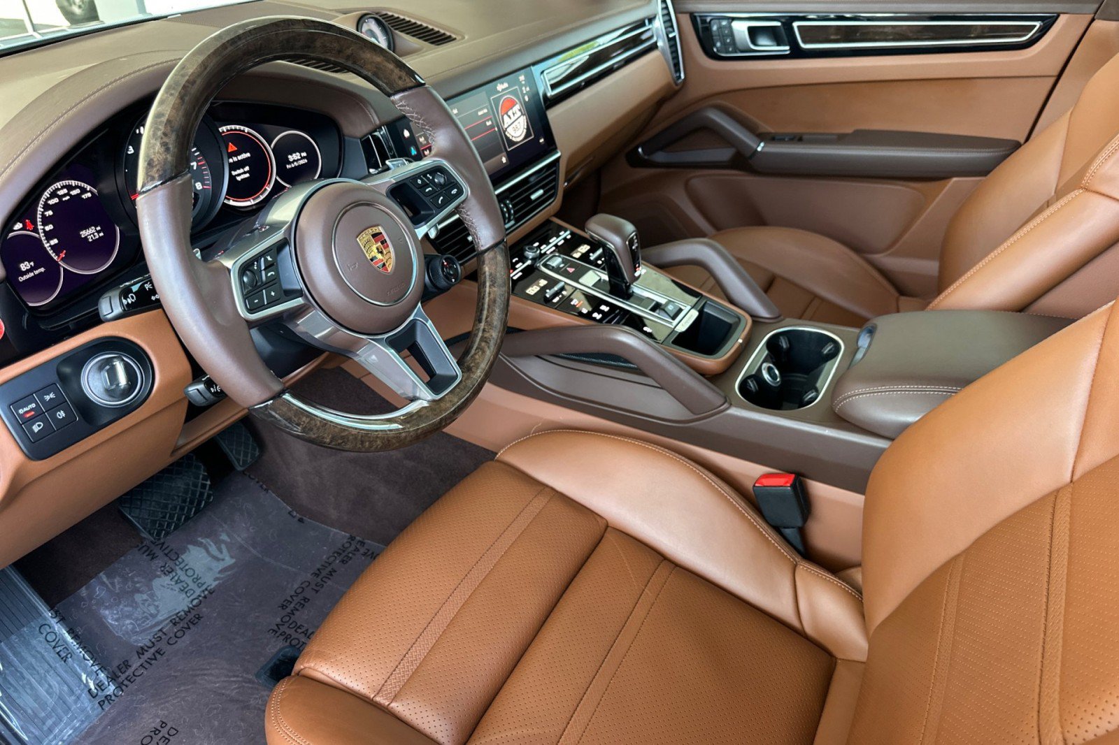 Certified 2023 Porsche Cayenne AWD/4WD image 4