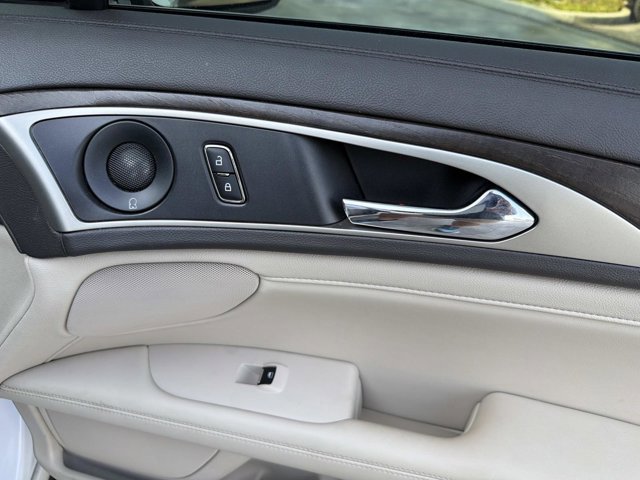 Used 2018 Lincoln MKZ Reserve FWD image 17