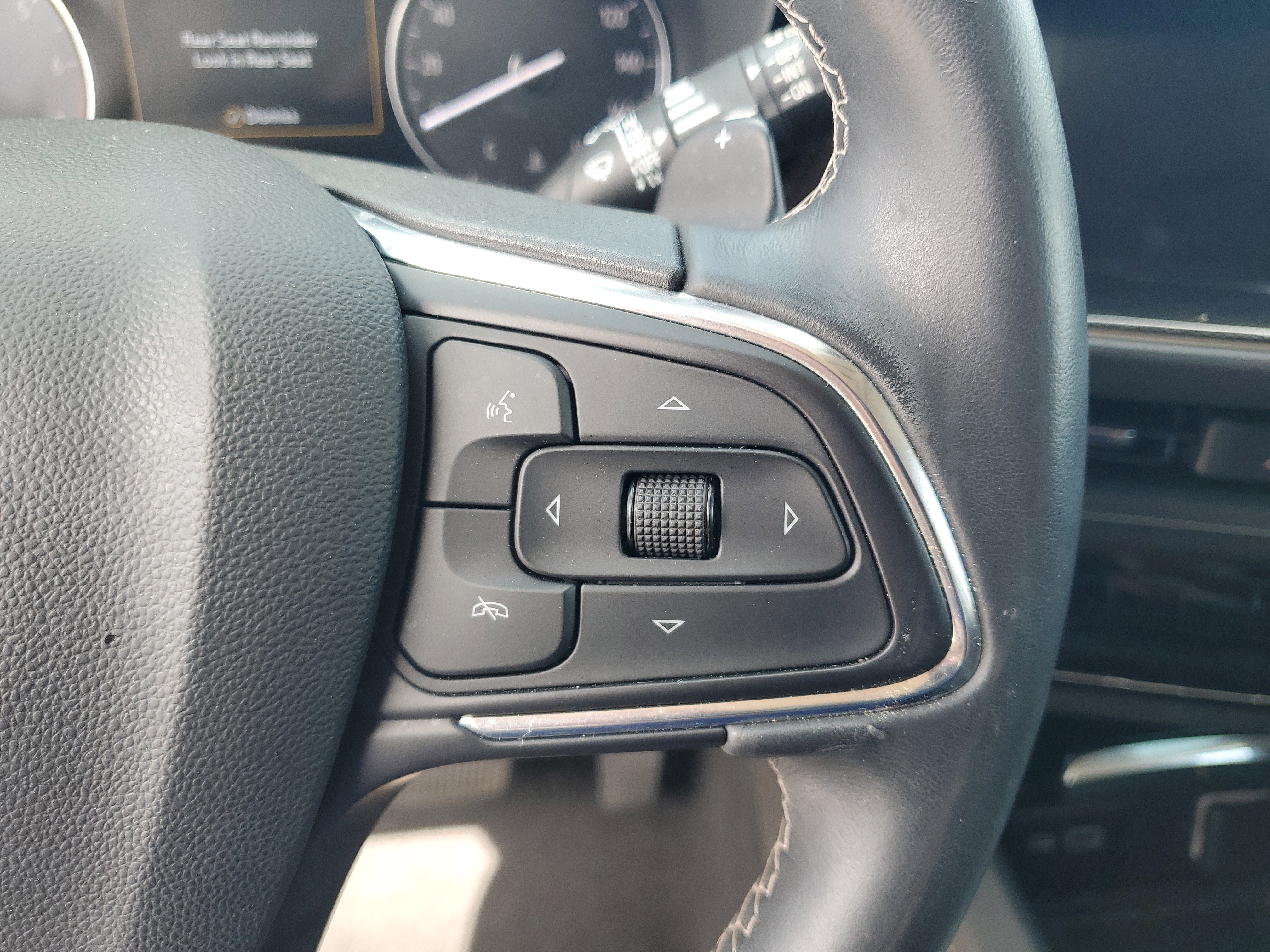 Used 2023 Buick Envision Essence FWD image 20