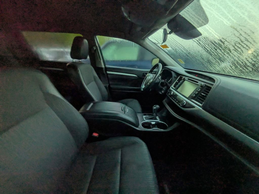 Used 2018 Toyota Highlander Plus image 10