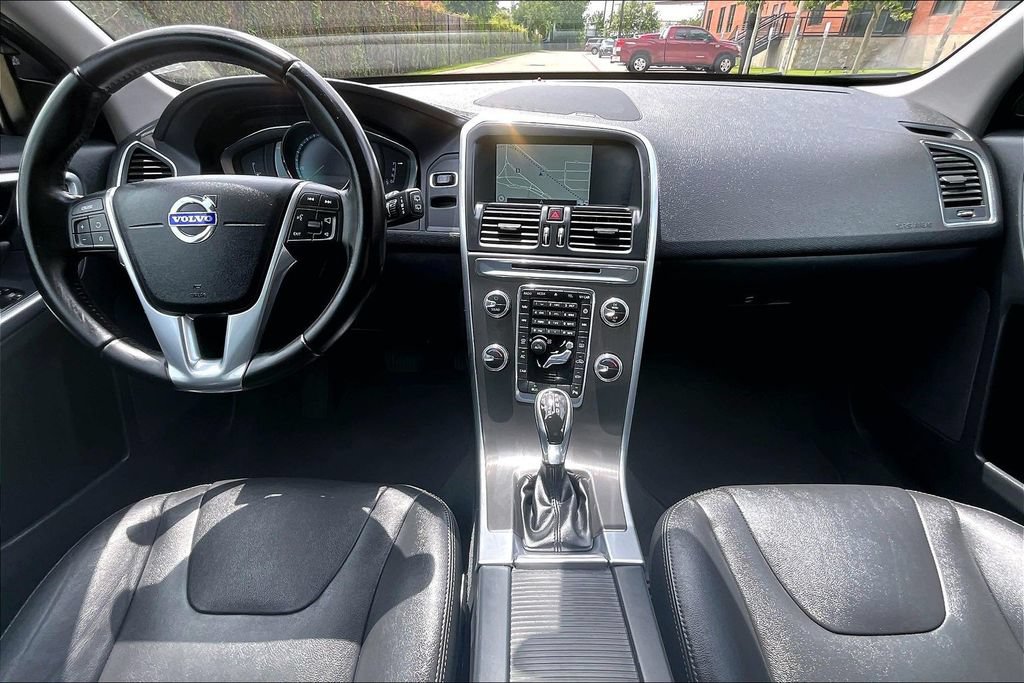 Used 2015 Volvo XC60 T5 Premier w/ Proximity Package FWD image 21