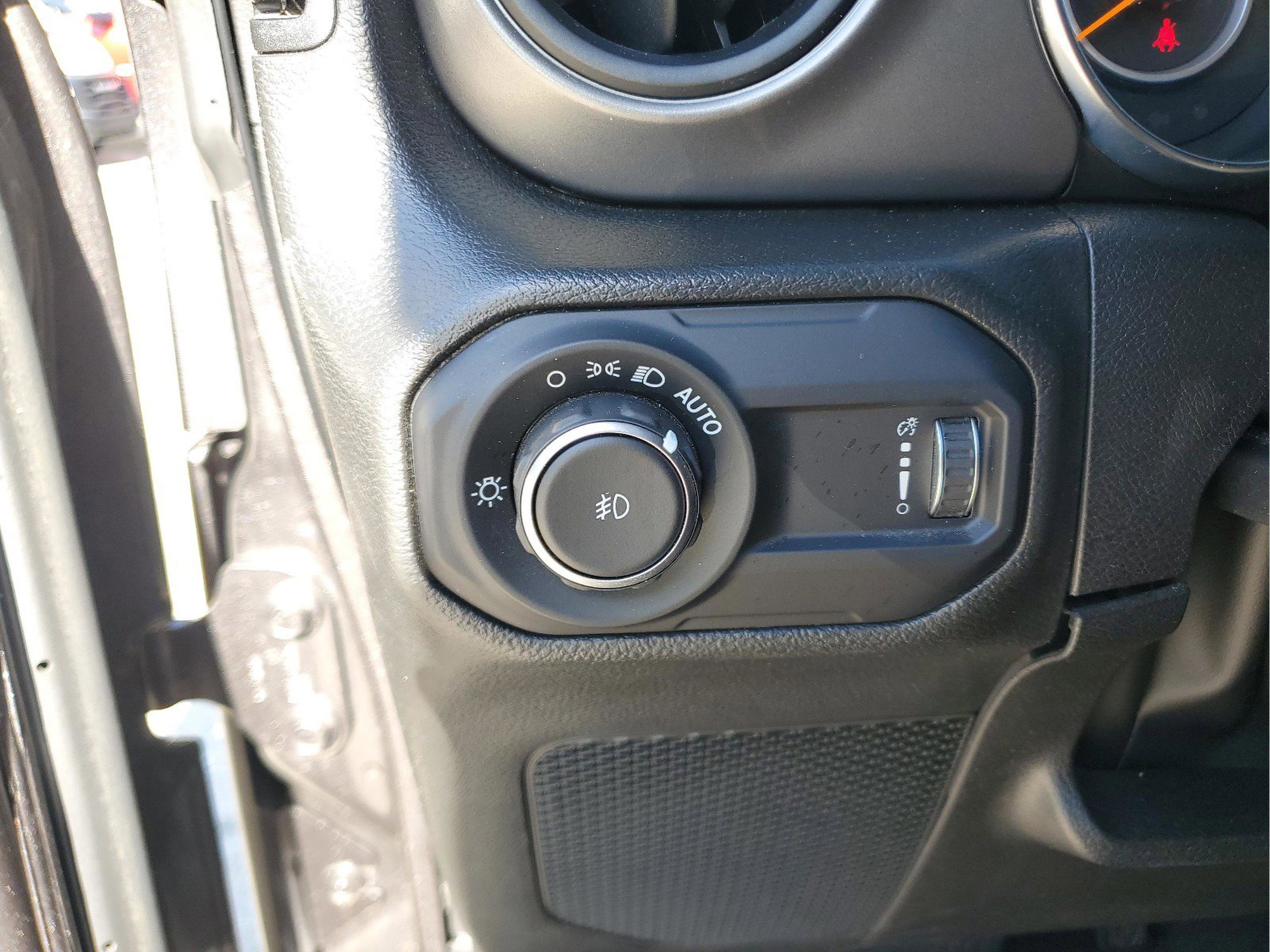 Certified 2023 Jeep Wrangler Sport AWD/4WD image 27