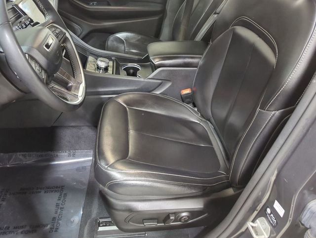 Used 2023 Jeep Grand Cherokee Limited image 19