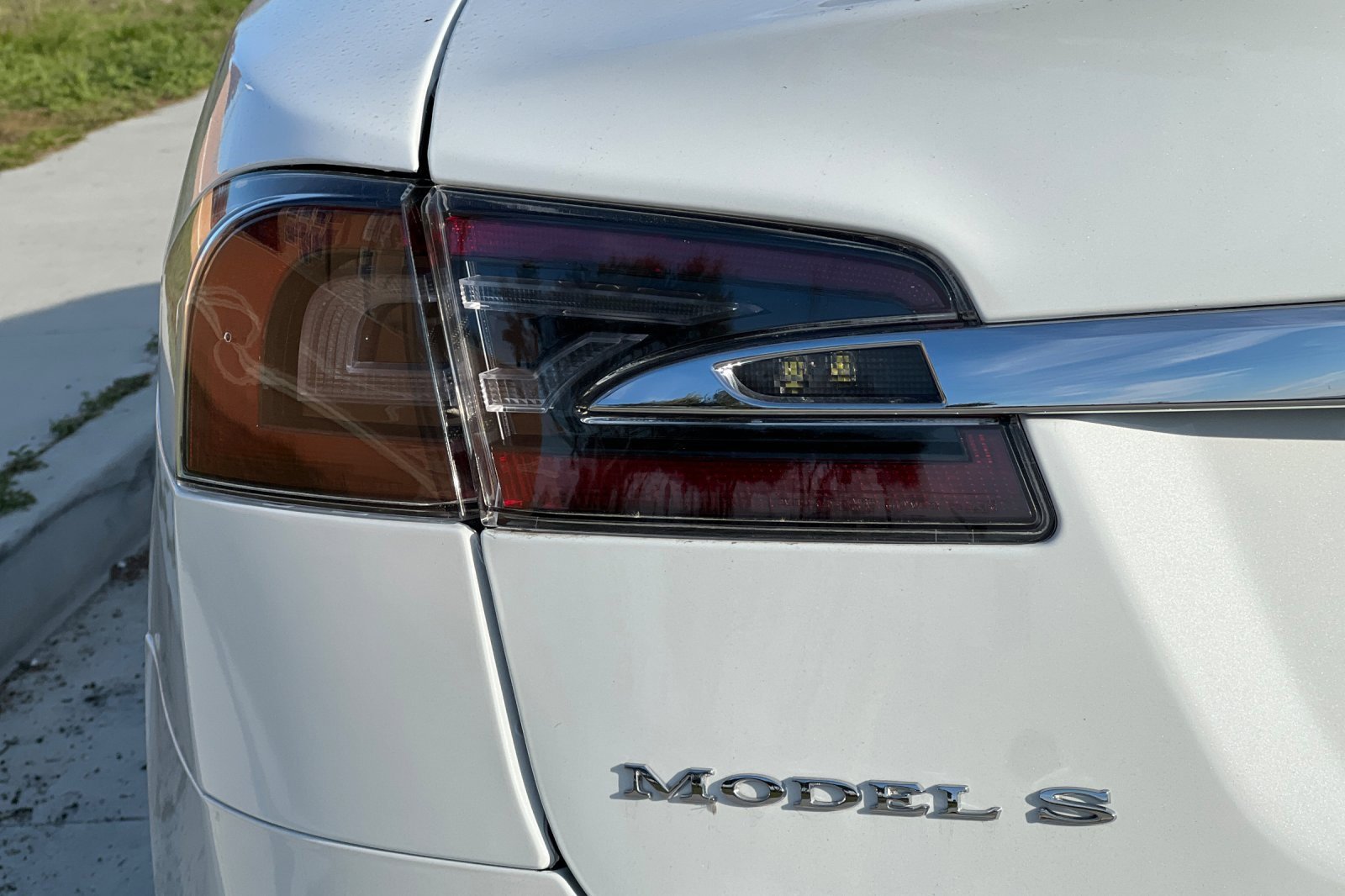 Used 2018 Tesla Model S 100D image 26