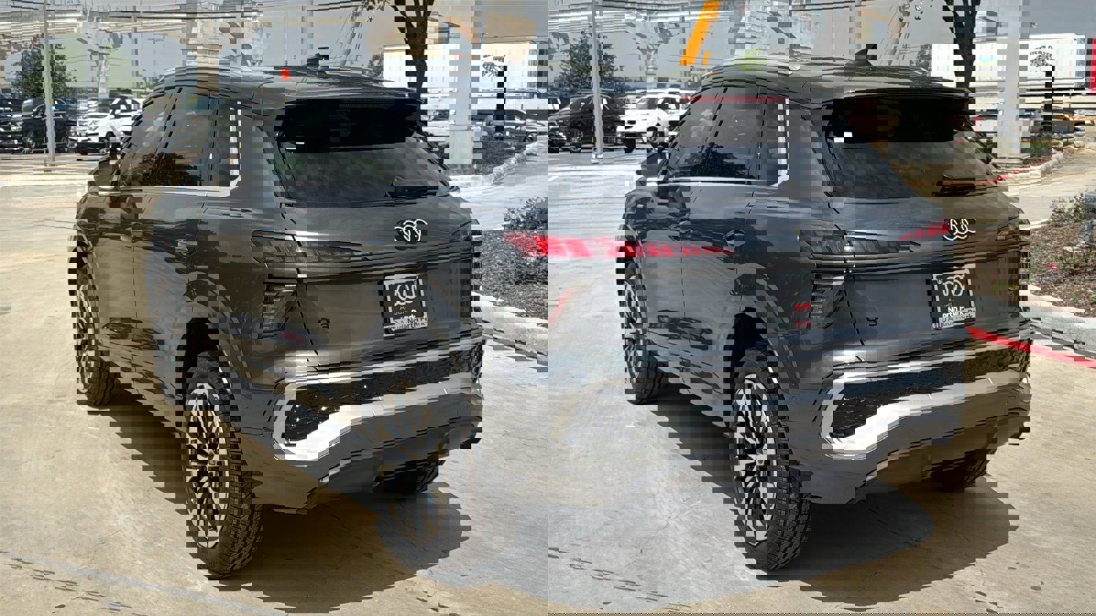 New 2026 Audi Q3 quattro 2.0T AWD/4WD image 5