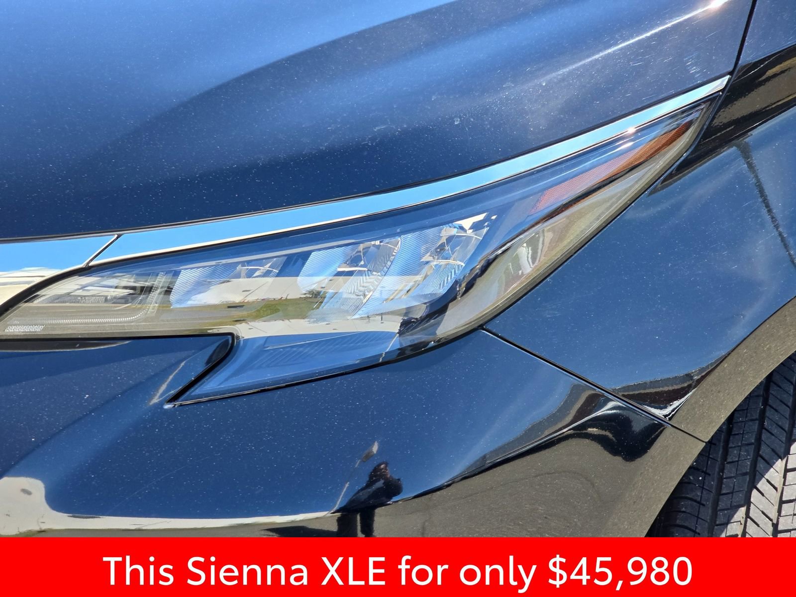 Used 2025 Toyota Sienna XLE w/ XLE Plus Package FWD image 40