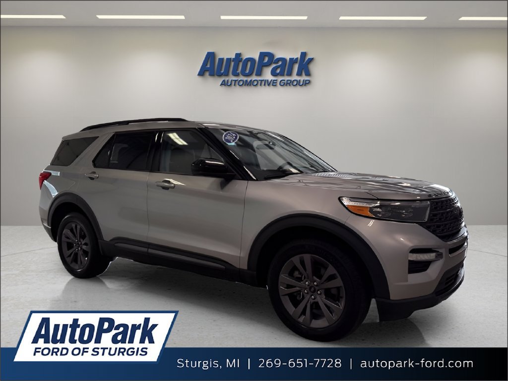 Certified 2024 Ford Explorer XLT w/ Equipment Group 202A AWD/4WD image 1