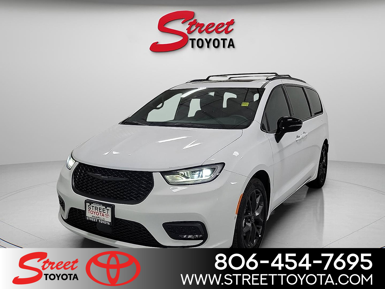 Used 2026 Chrysler Pacifica Limited w/ S Appearance Package image 1