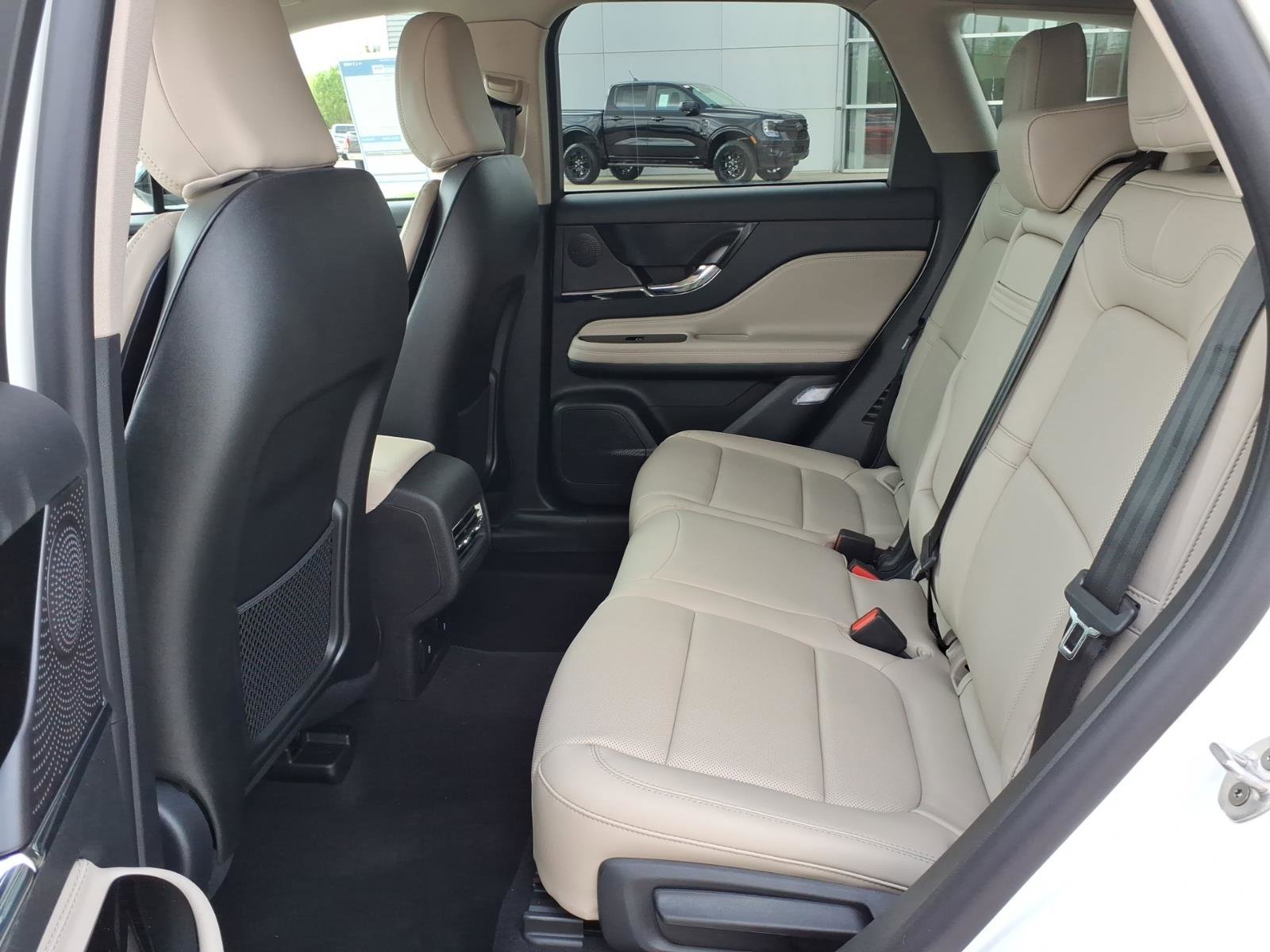 New 2026 Lincoln Corsair Premiere image 7