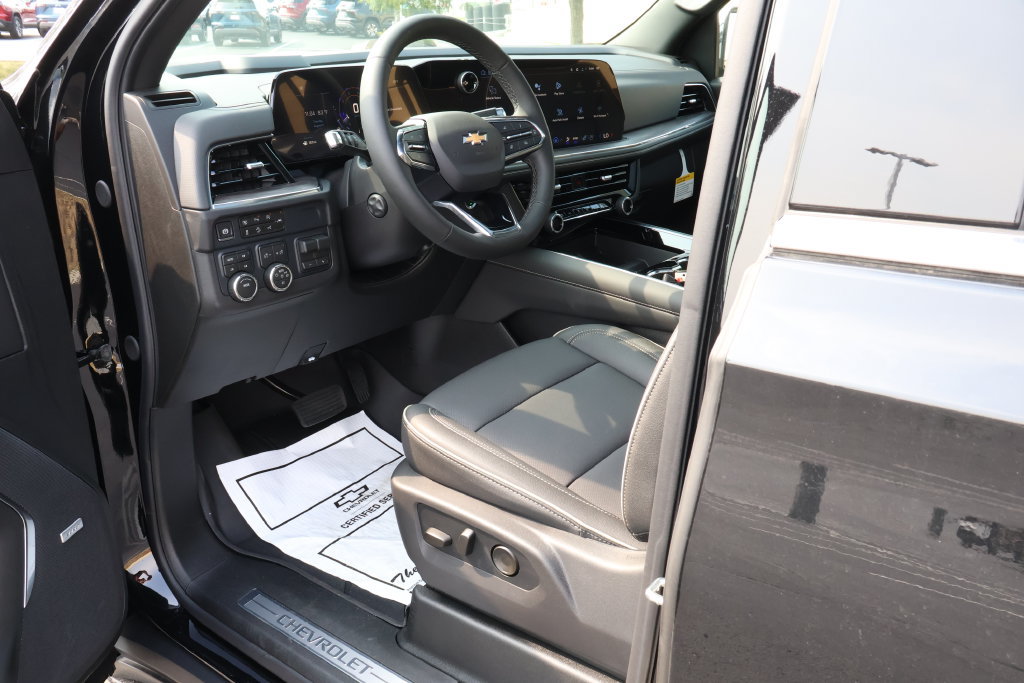 New 2026 Chevrolet Tahoe Premier w/ Sun And Tow Package AWD/4WD image 14