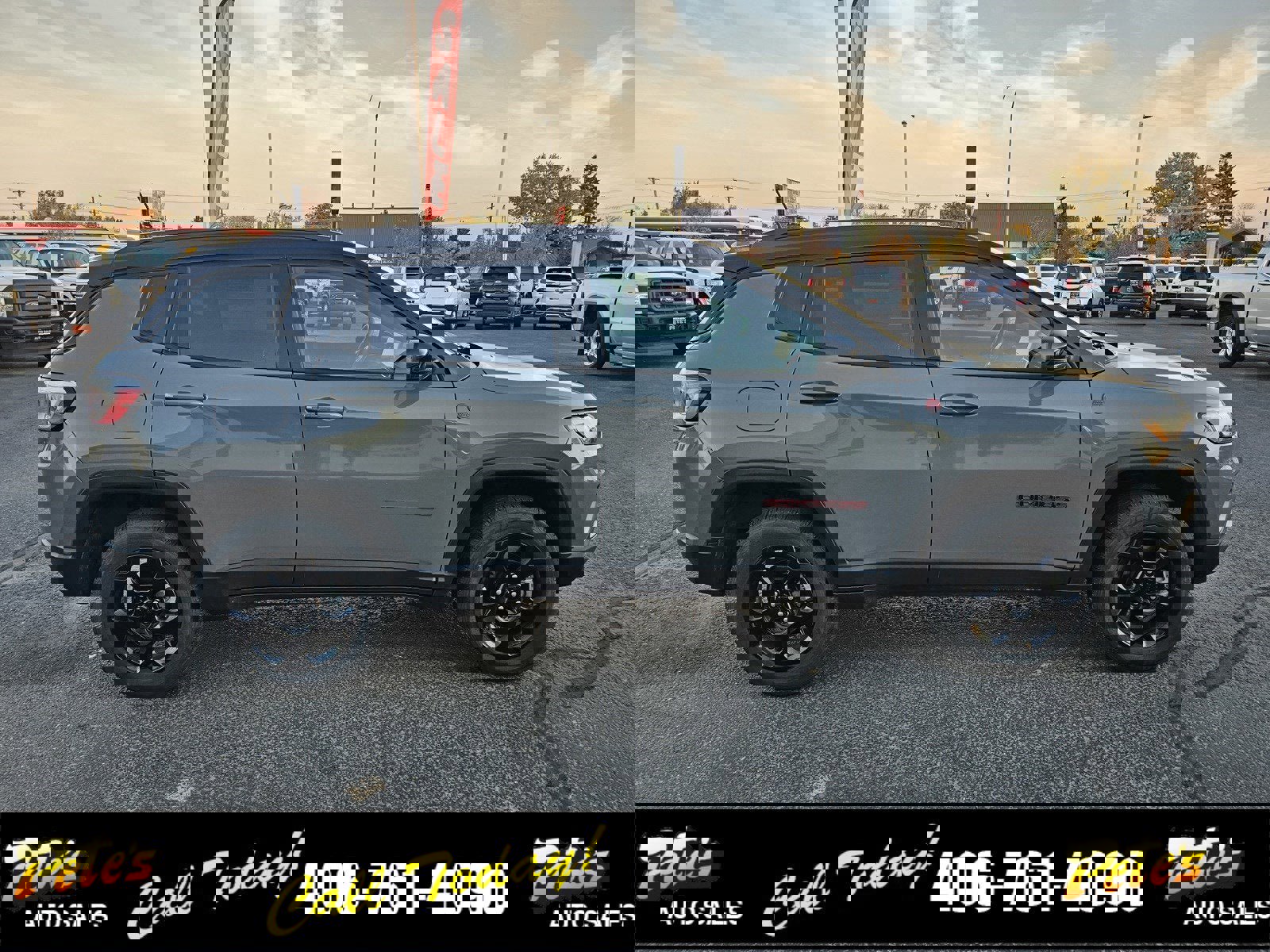 Used 2023 Jeep Compass Trailhawk image 5