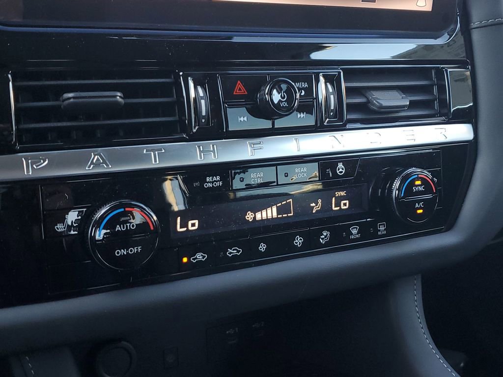 New 2026 Nissan Pathfinder SL image 29