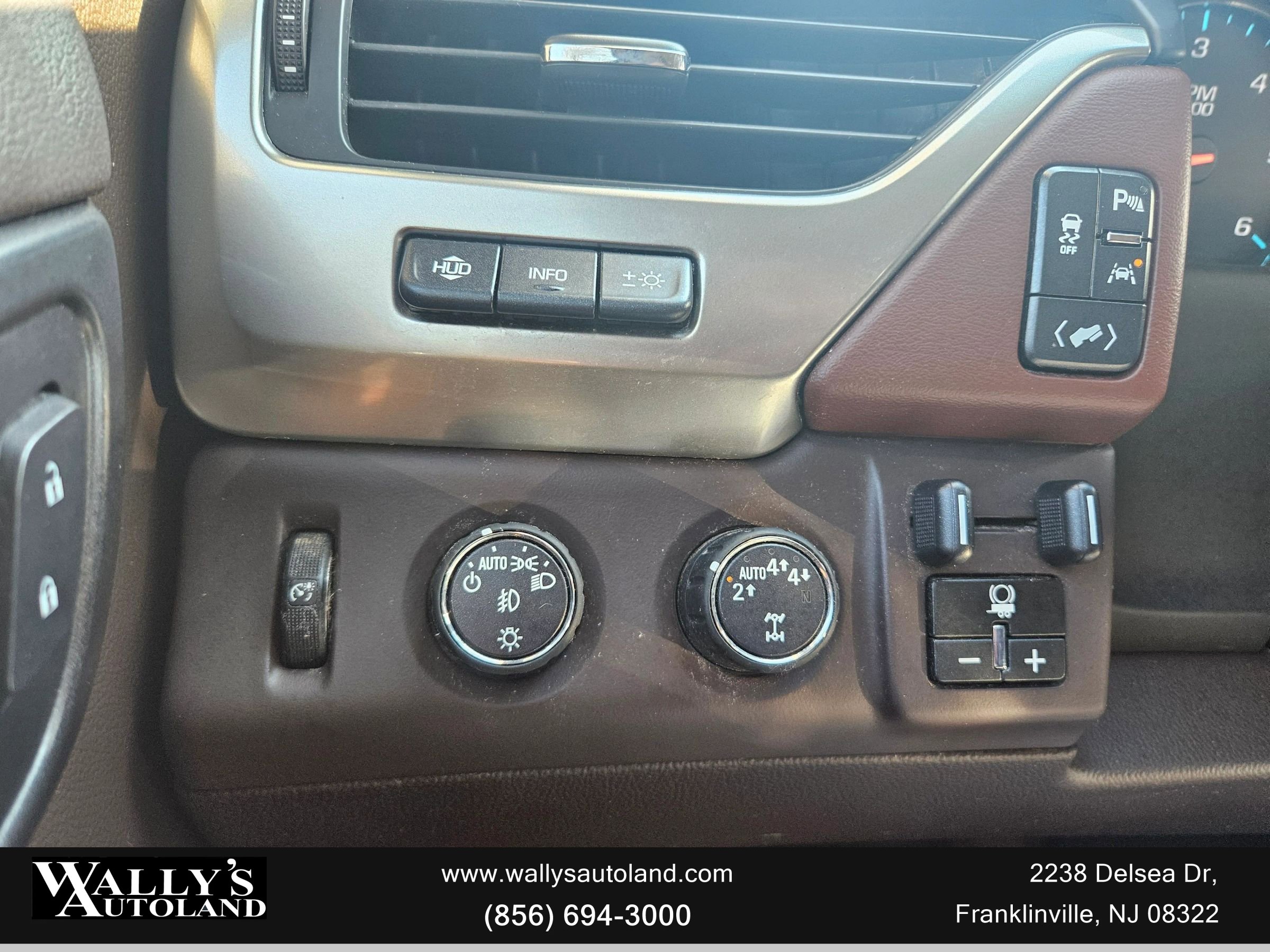 Used 2017 Chevrolet Suburban Premier image 2