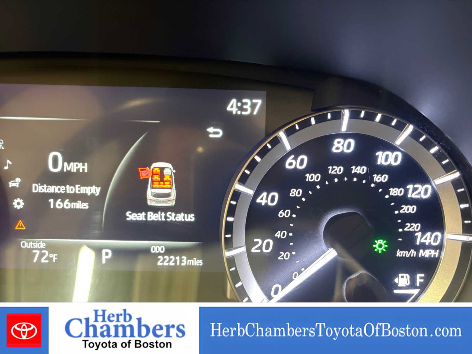 Used 2023 Toyota Highlander XLE AWD/4WD image 4