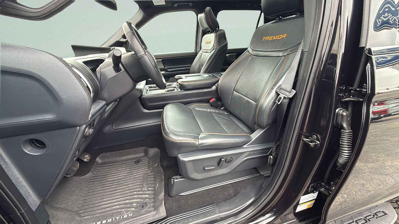 Used 2025 Ford Expedition Tremor image 20