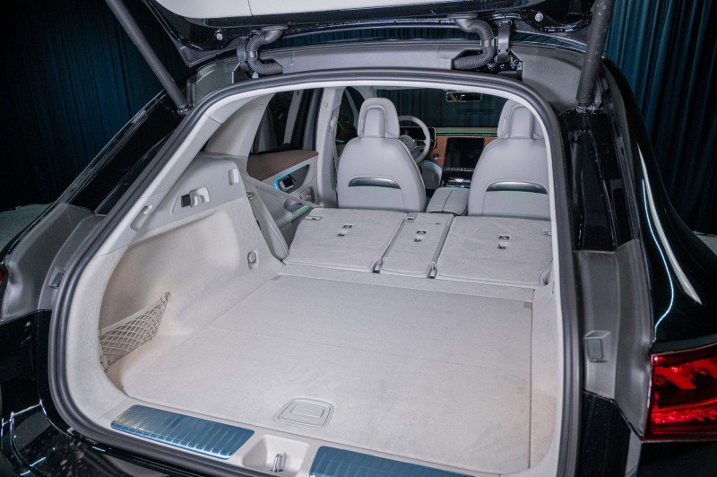 New 2026 Mercedes-Benz EQE 320 4MATIC SUV image 7