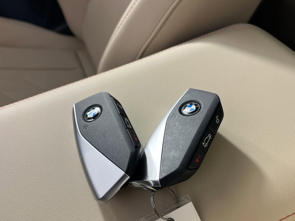 Certified 2025 BMW X3 xDrive30i w/ Premium Package image 28