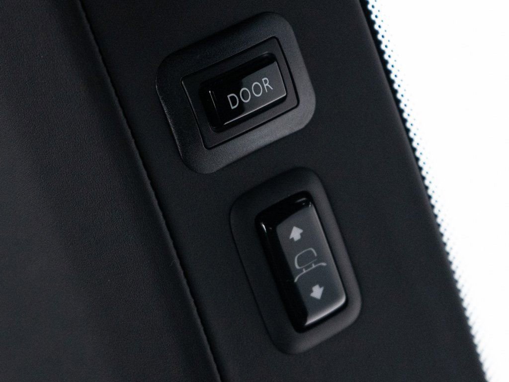 New 2026 Rolls-Royce Cullinan Black Badge image 16