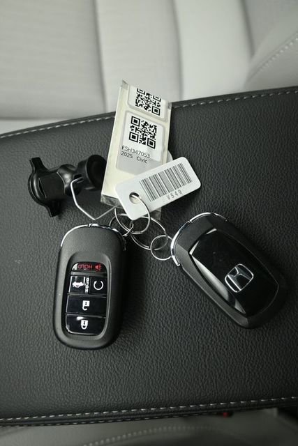 Certified 2025 Honda Civic Sport image 9