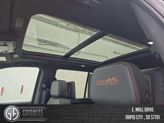 Used 2025 Chevrolet Tahoe High Country AWD/4WD image 21