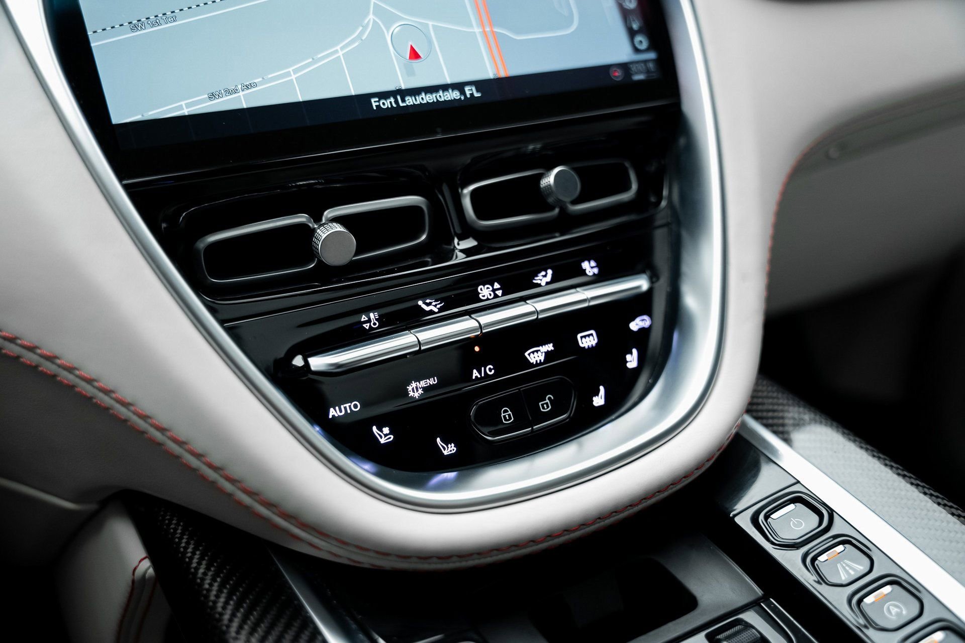 Used 2022 Aston Martin DBX image 49