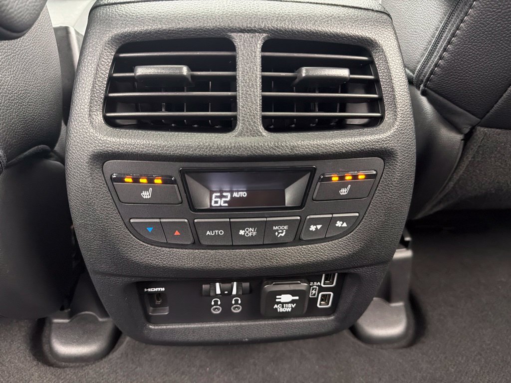 Used 2022 Honda Pilot Touring image 9