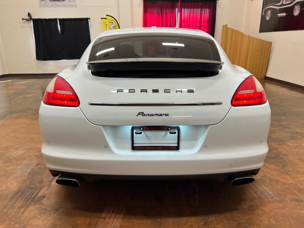 Used 2013 Porsche Panamera 4 image 8