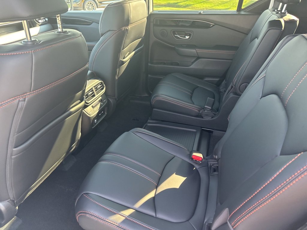 New 2025 Honda Pilot TrailSport image 12