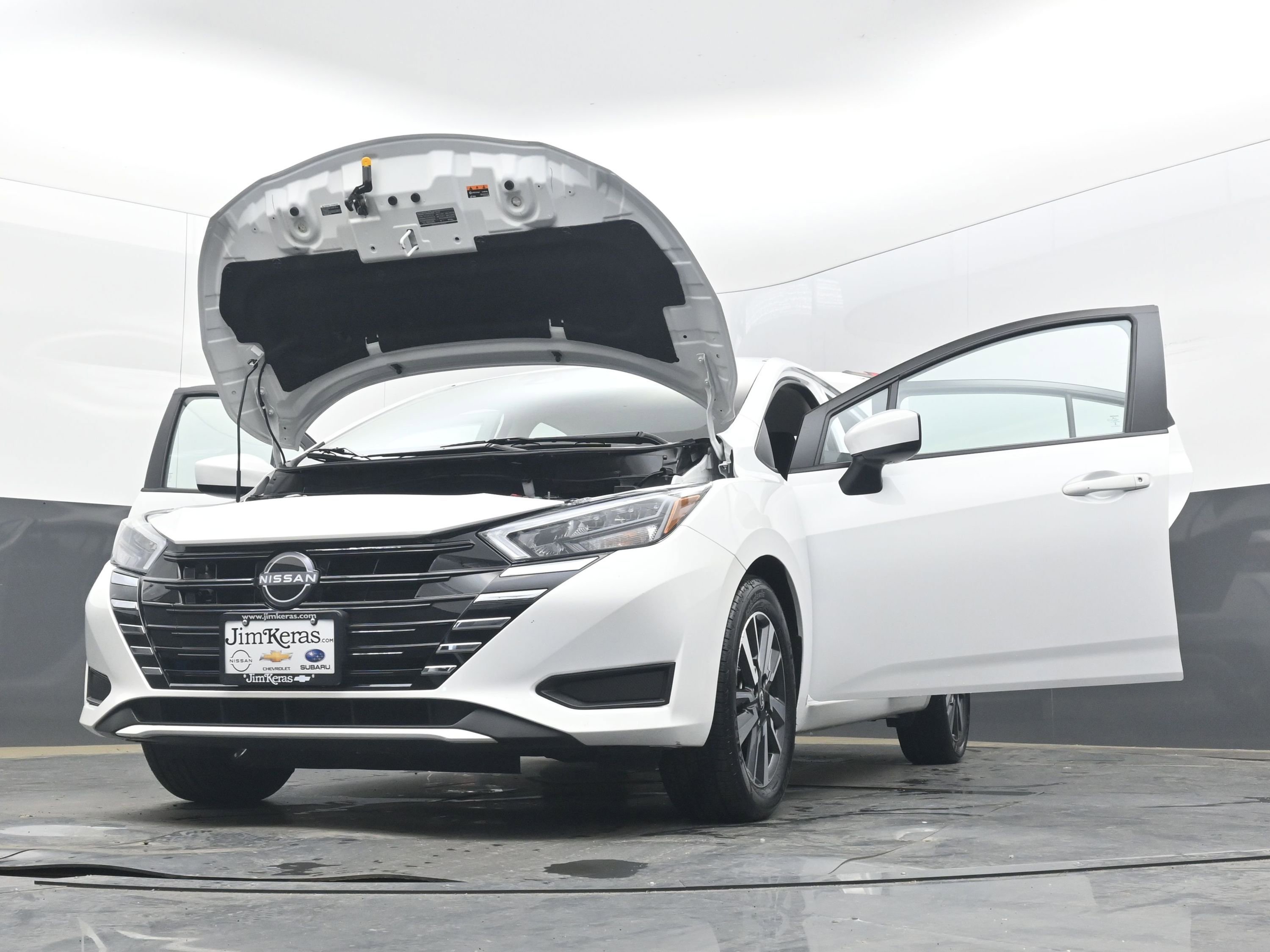 Used 2025 Nissan Versa SV image 45