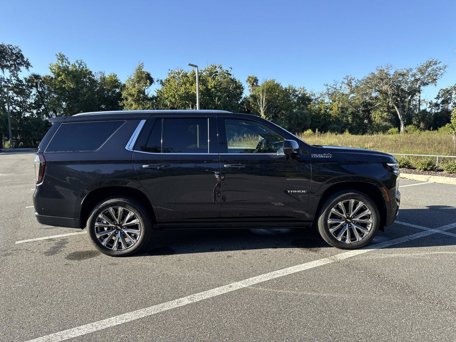 Used 2025 Chevrolet Tahoe High Country AWD/4WD image 2