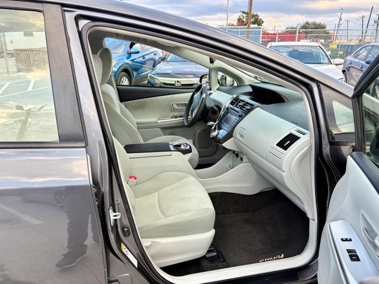 Used 2012 Toyota Prius V Three image 27