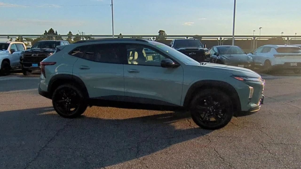 Used 2025 Chevrolet Trax ACTIV w/ Driver Confidence Package FWD image 9