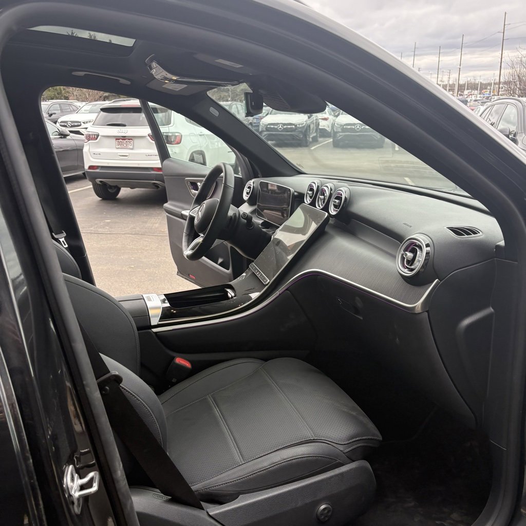 Certified 2025 Mercedes-Benz GLC 300 GLC 300 image 21