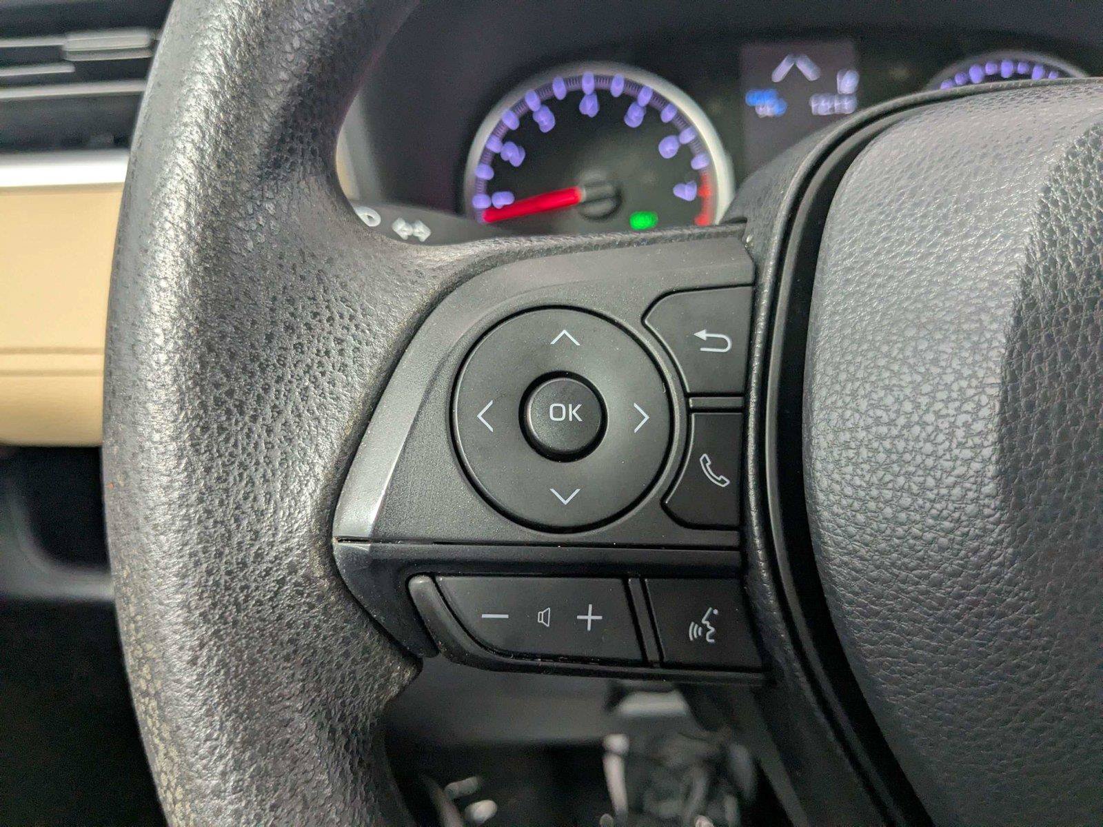 Certified 2022 Toyota RAV4 XLE FWD image 16