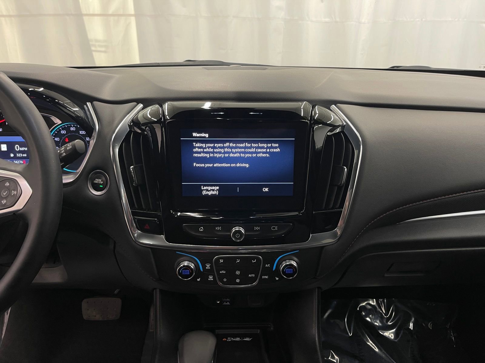 Used 2023 Chevrolet Traverse RS w/ LPO, Floor Liner Package image 15