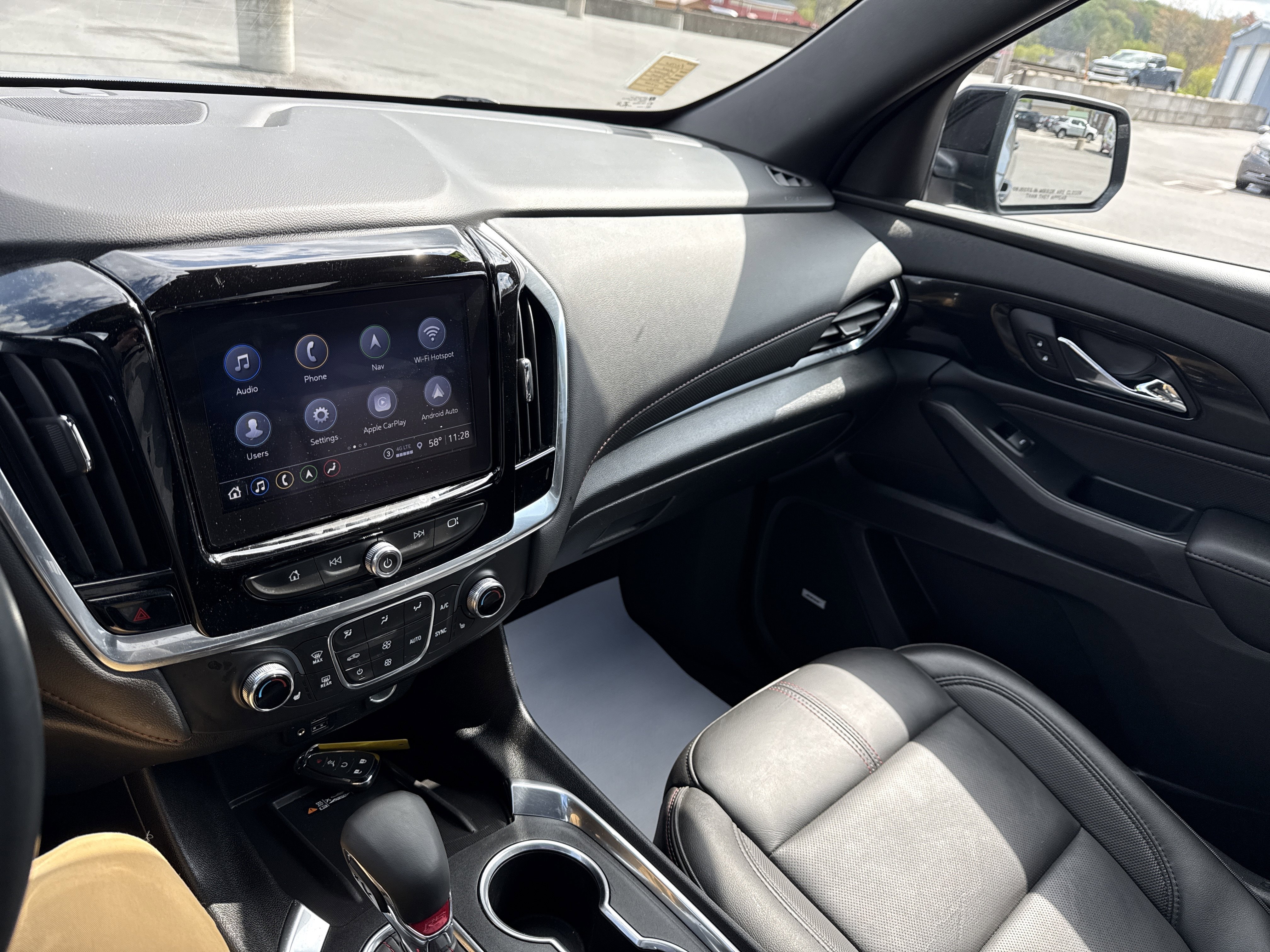 Used 2023 Chevrolet Traverse RS AWD/4WD image 23