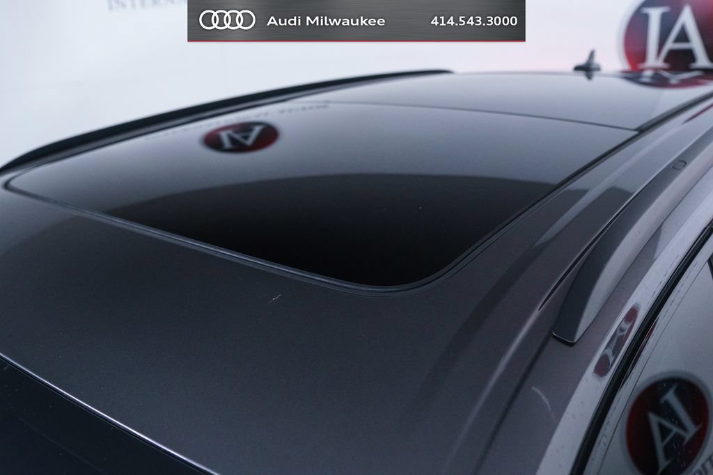 Used 2023 Audi Q7 3.0T Prestige w/ Prestige Package AWD/4WD image 11