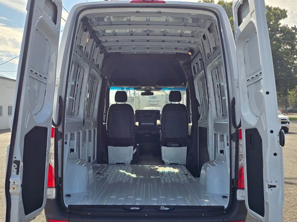 Used 2024 Mercedes-Benz Sprinter 144 Cargo image 19