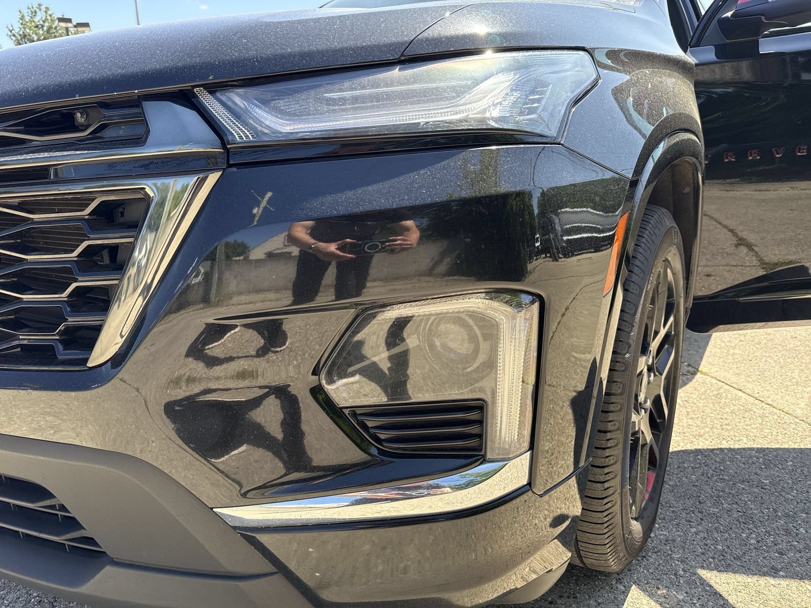 Used 2022 Chevrolet Traverse Premier w/ Redline Edition AWD/4WD image 15
