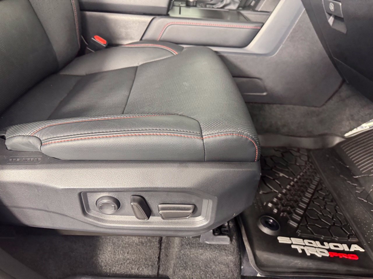 Used 2025 Toyota Sequoia TRD Pro AWD/4WD image 39