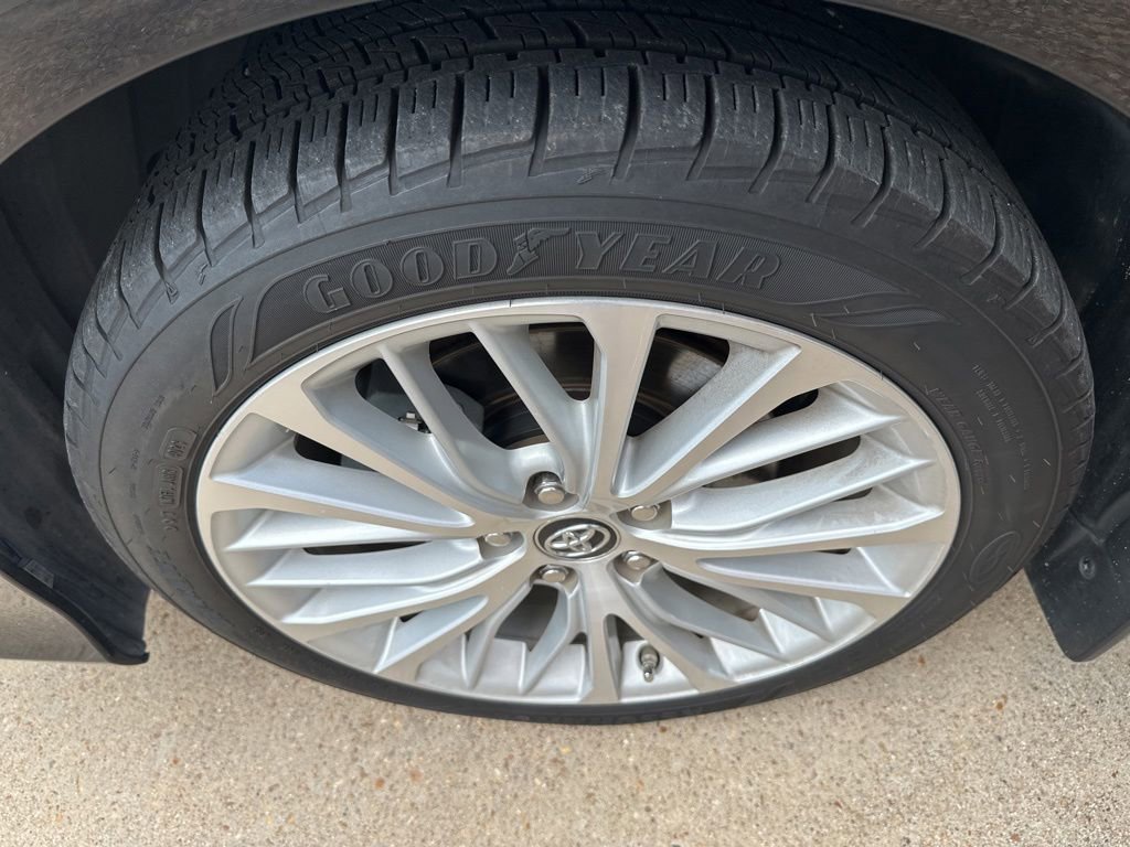 Used 2019 Toyota Camry XLE w/ Driver Assist Package FWD image 24