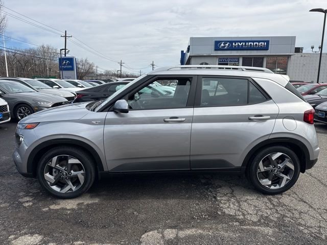 Certified 2023 Hyundai Venue SEL image 18