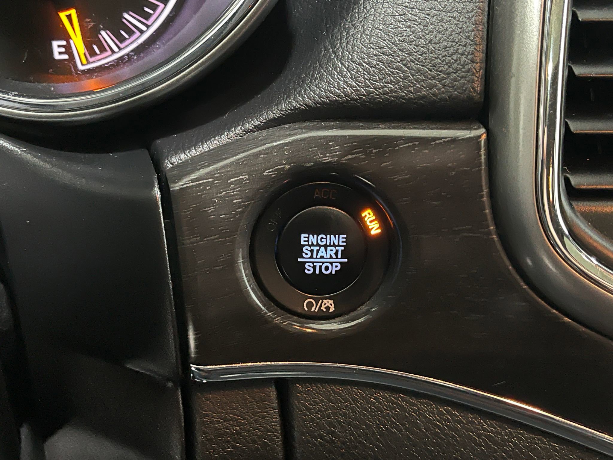 Used 2018 Jeep Grand Cherokee Limited image 21