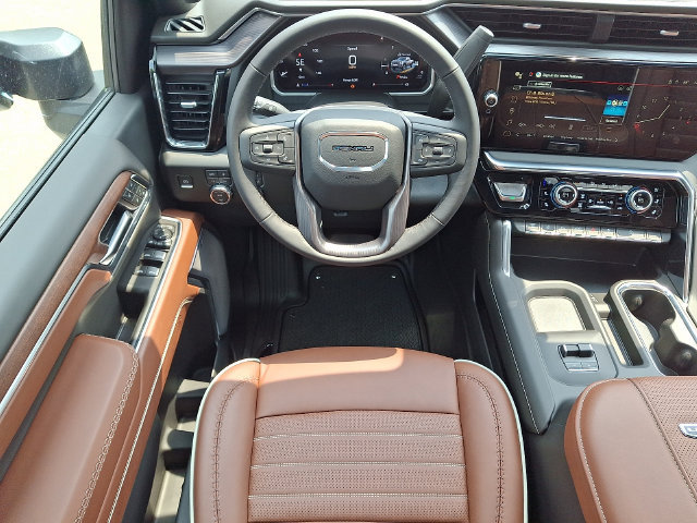 Used 2026 GMC Sierra 3500 Denali Ultimate AWD/4WD image 3