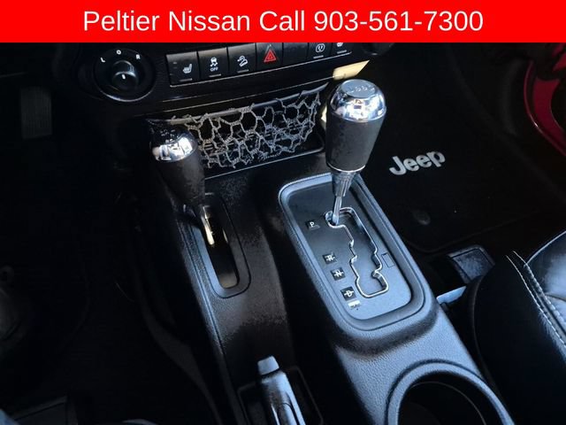 Used 2015 Jeep Wrangler Rubicon AWD/4WD image 33