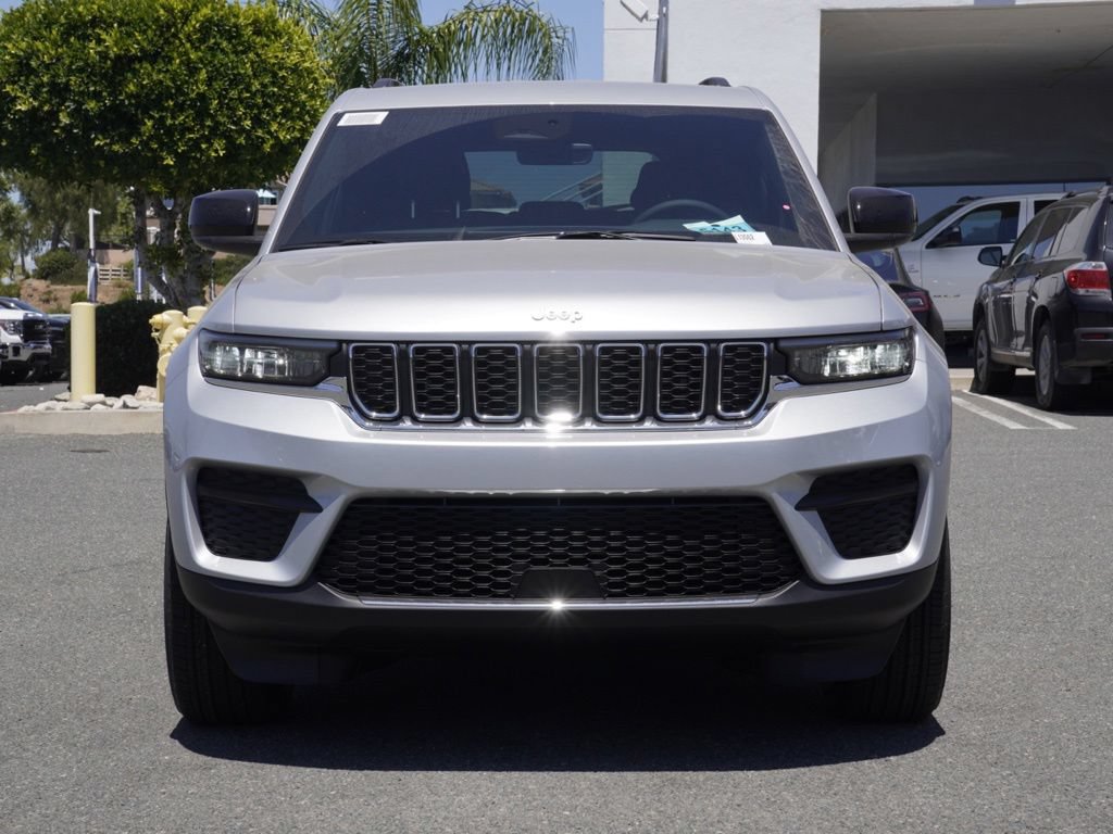 New 2026 Jeep Grand Cherokee Laredo RWD image 9
