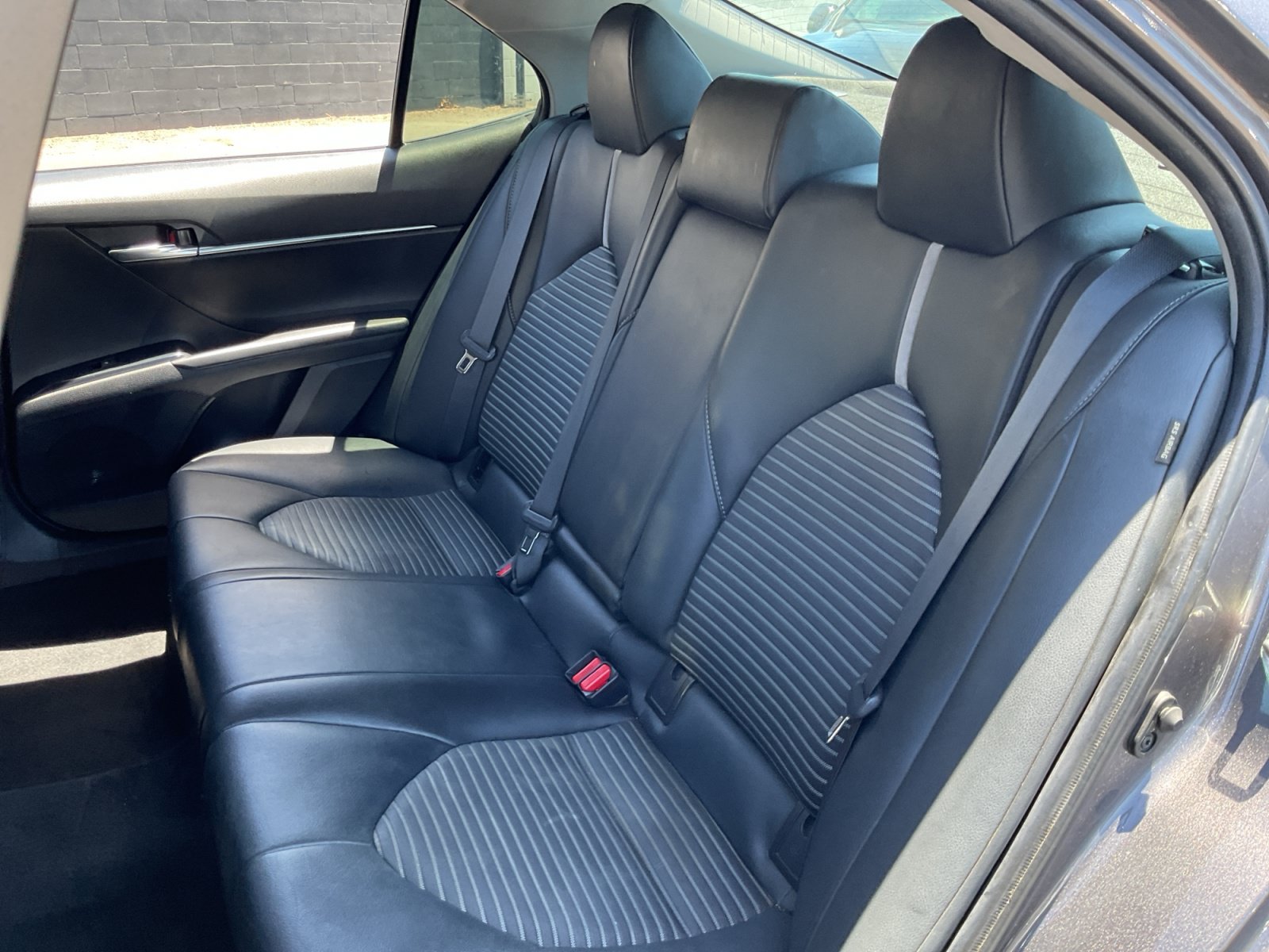 Used 2020 Toyota Camry SE w/ Carpet Mat Package FWD image 19