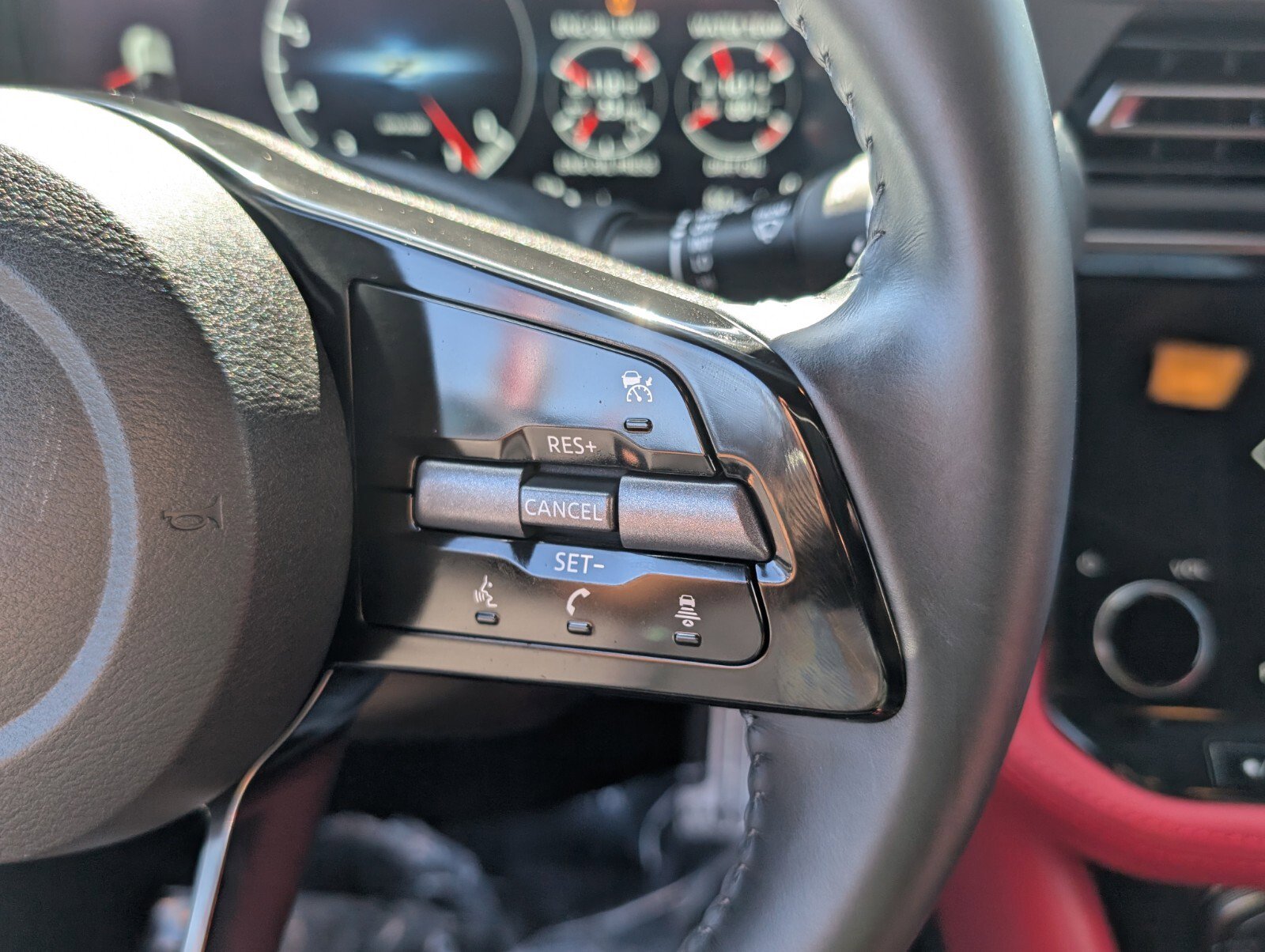 Certified 2024 Nissan Z Performance w/ Floor Mat Package image 30