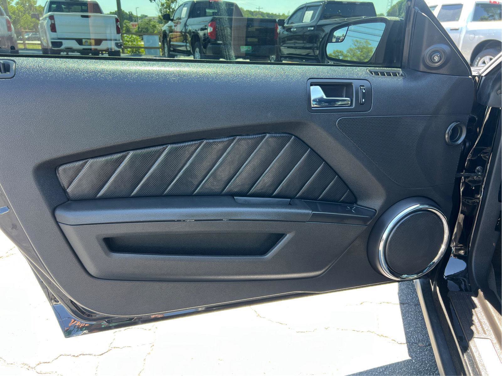 Used 2012 Ford Mustang Premium RWD image 12