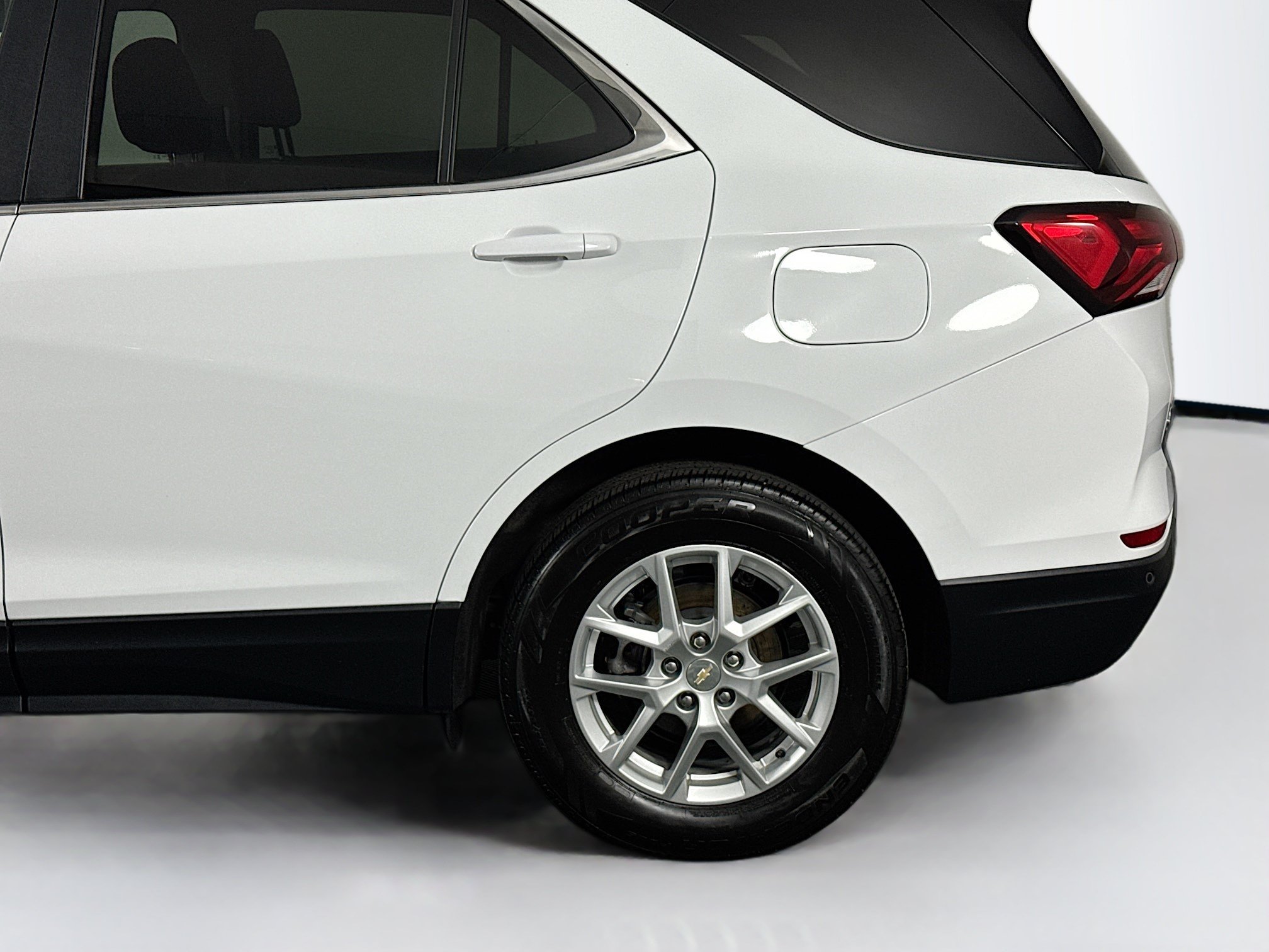 Used 2023 Chevrolet Equinox LT AWD/4WD image 43